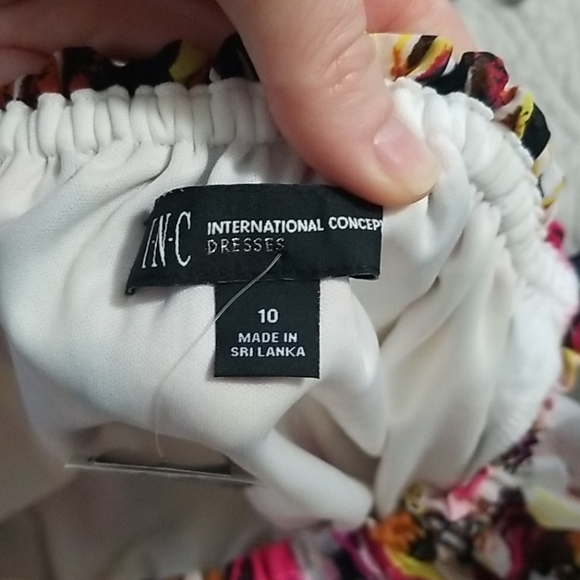 NWT Off the shoulder Maxi dress - Picture 3 of 4